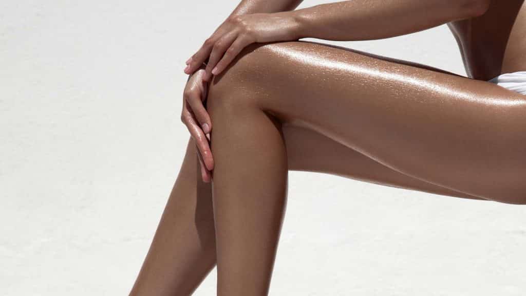 spray-tanning-leg
